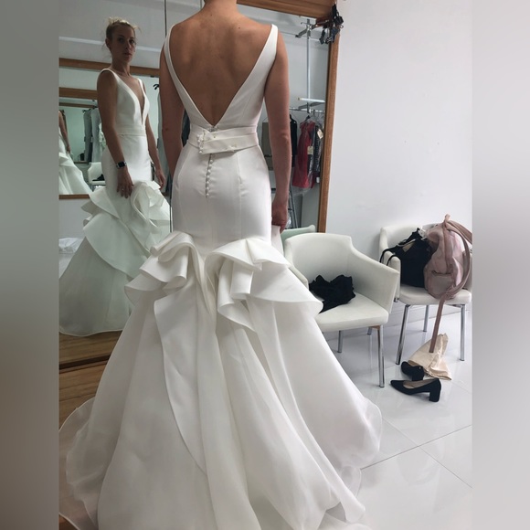 NWOT Valentini Spose Timeless E0701 Wedding Dress - Picture 4 of 6